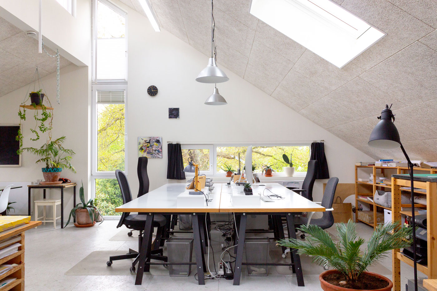 Arbeitsbereich im Coworking-Atelier